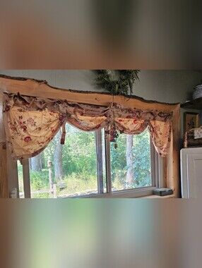 Lovely Set of 2 Vintage Style Waverly Valances 68x18 Warm Yellow And Roses